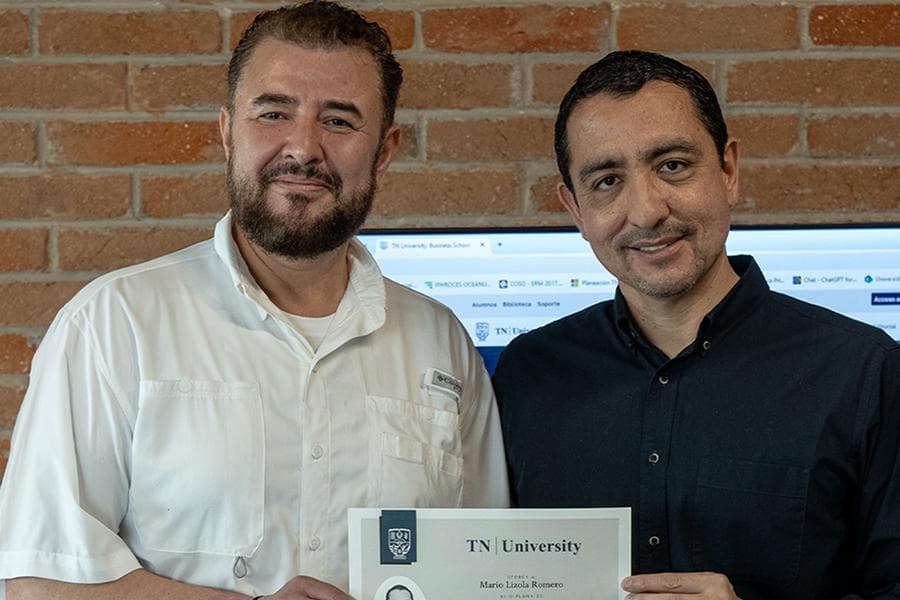 Mario Lizola Egresado TN University