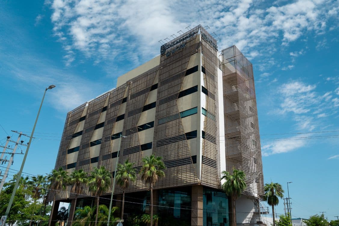 Instalaciones TN University exterior 3